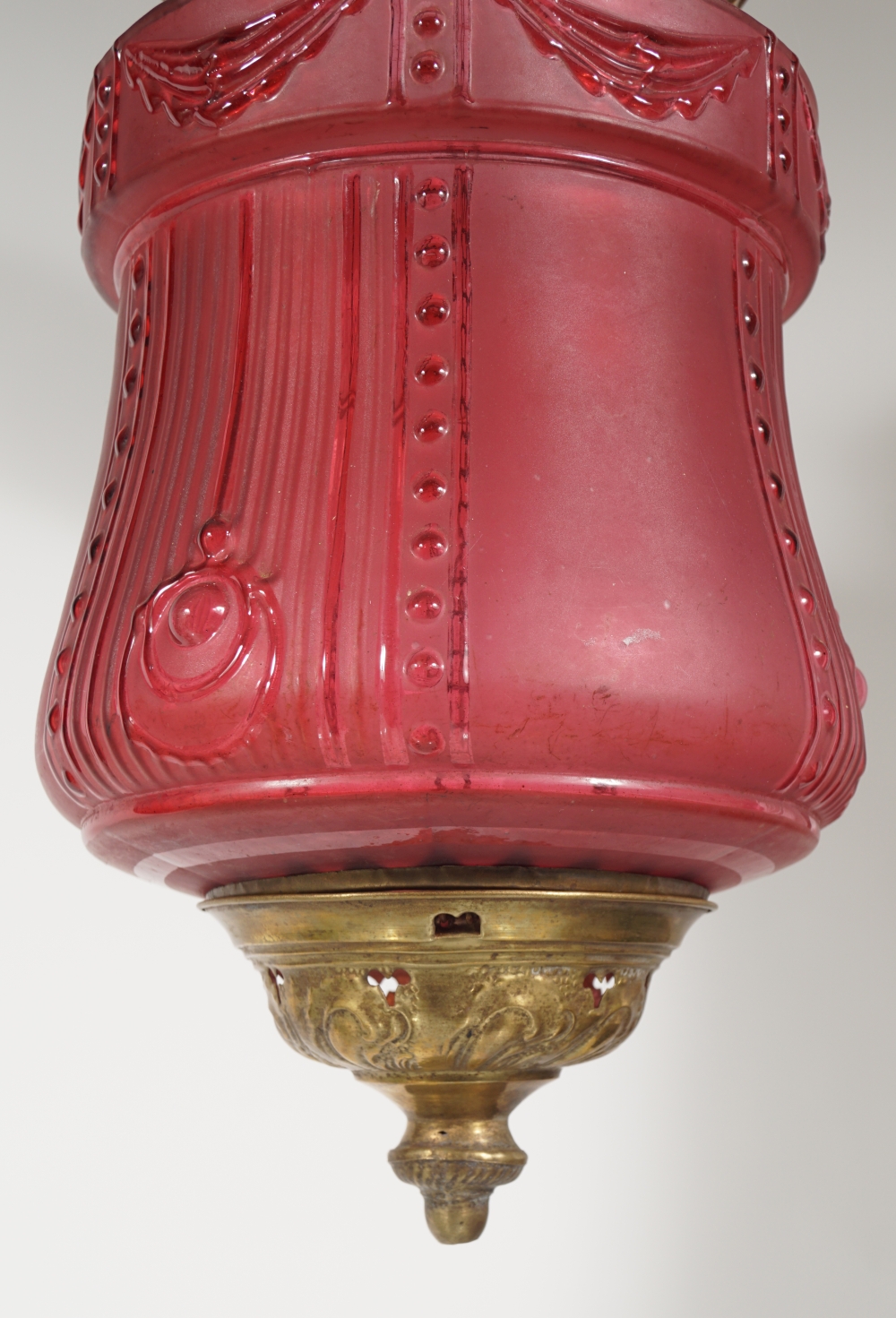 VICTORIAN BRASS AND CRANBERRY GLASS HALL LIGHT - Image 3 of 3