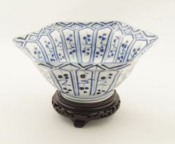 JAPANESE EDO PERIOD BLUE AND WHITE BOWL