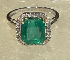 18CT. WHITE GOLD NATURAL COLOMBIAN EMERALD RING