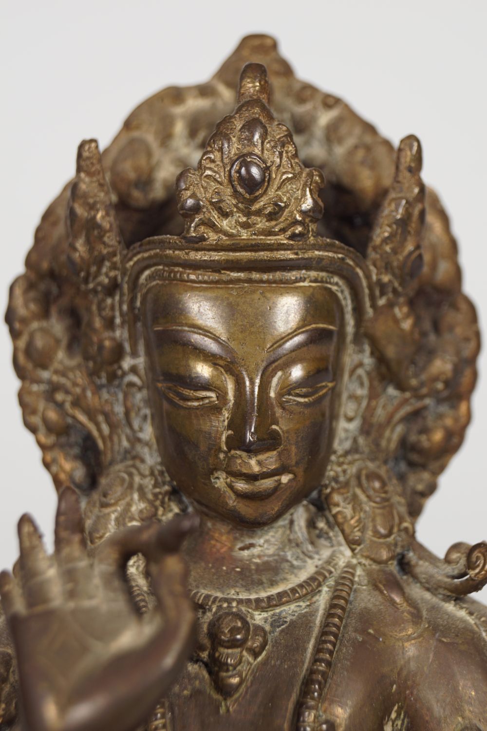 CHINESE QING BRONZE BUDDHA - Image 2 of 4