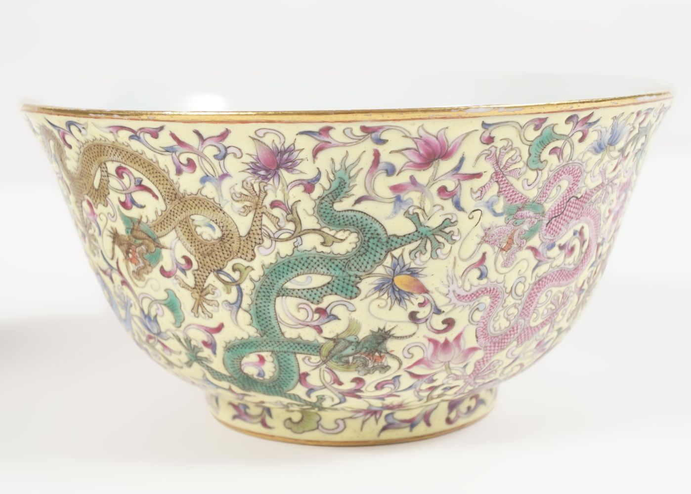 CHINESE QING POLYCHROME BOWL - Image 5 of 9