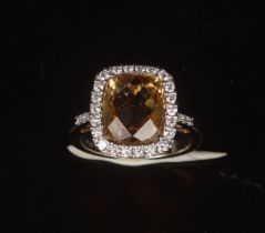 9 CT. GOLD AND CITRINE RING