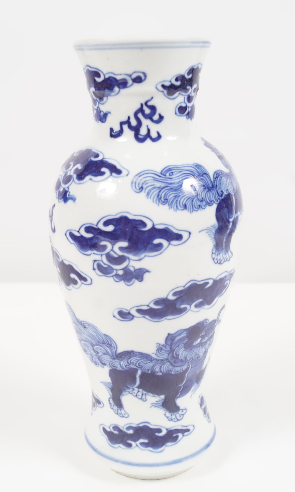 CHINESE QING BLUE AND WHITE VASE - Image 2 of 4