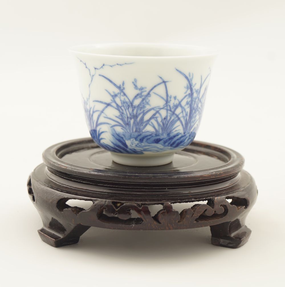 CHINESE BLUE AND WHITE CUP