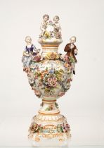 19TH-CENTURY PORCELAIN URN