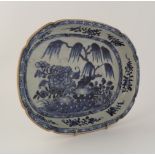 18TH-CENTURY CHINESE NANKIN BLUE & WHITE PLATTER