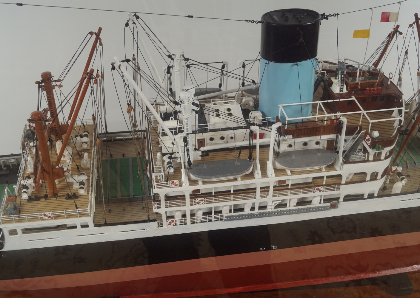 CASED MODEL SHIP - Image 4 of 7