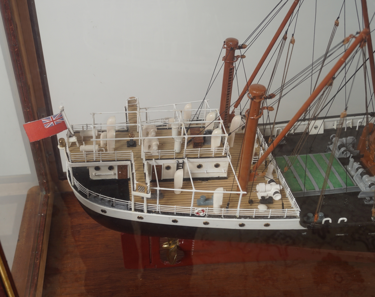 CASED MODEL SHIP - Image 6 of 7