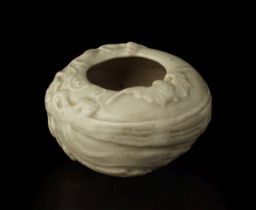 17TH-CENTURY CHINESE CELADON BRUSH WASHER