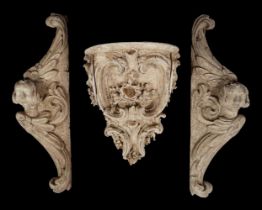 18TH-CENTURY CARVED WOOD WALL BRACKET