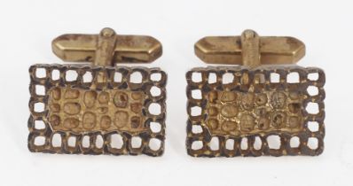 PAIR OF GOLDSCHILD 835 GILT CUFFLINKS