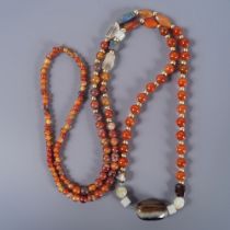 CHINESE AMBER, GOLD AND JADE NECKLACE