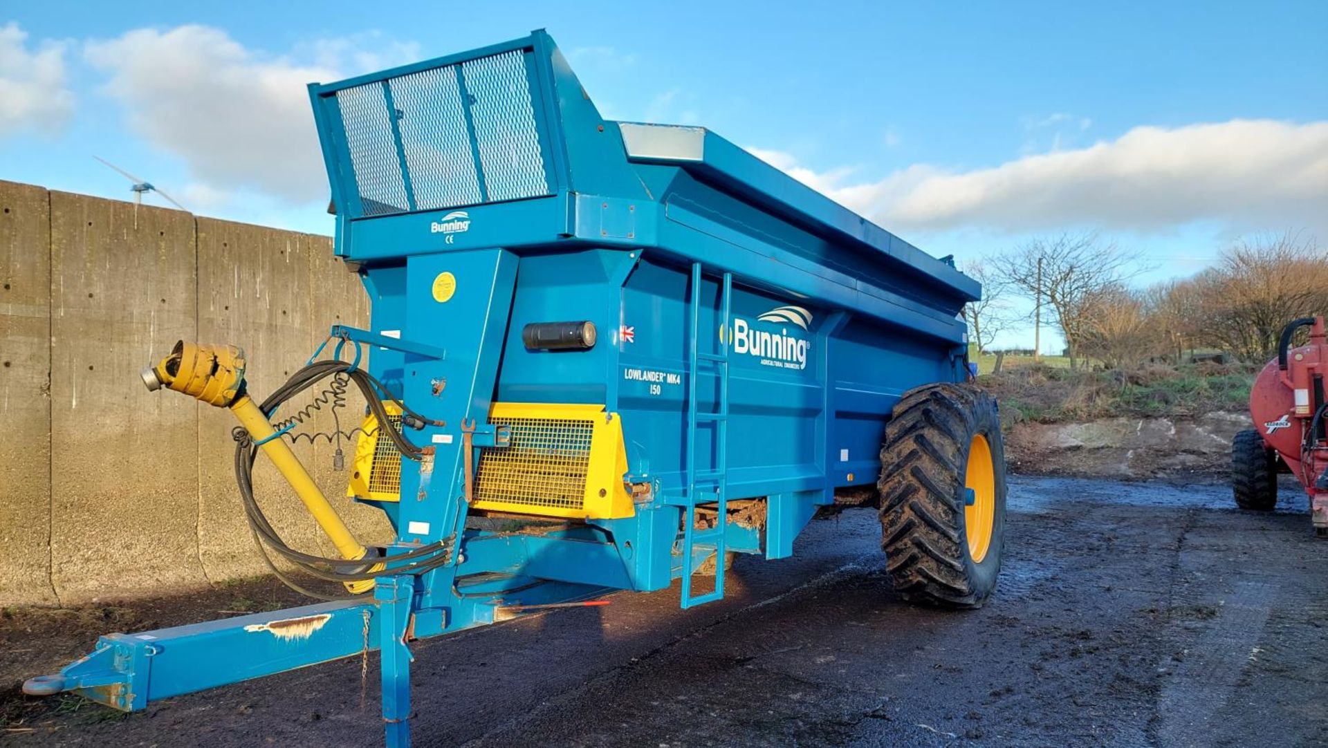 Bunnings Lowlander 150 MH4 Muck Spreader comes with greedy sides (2016)