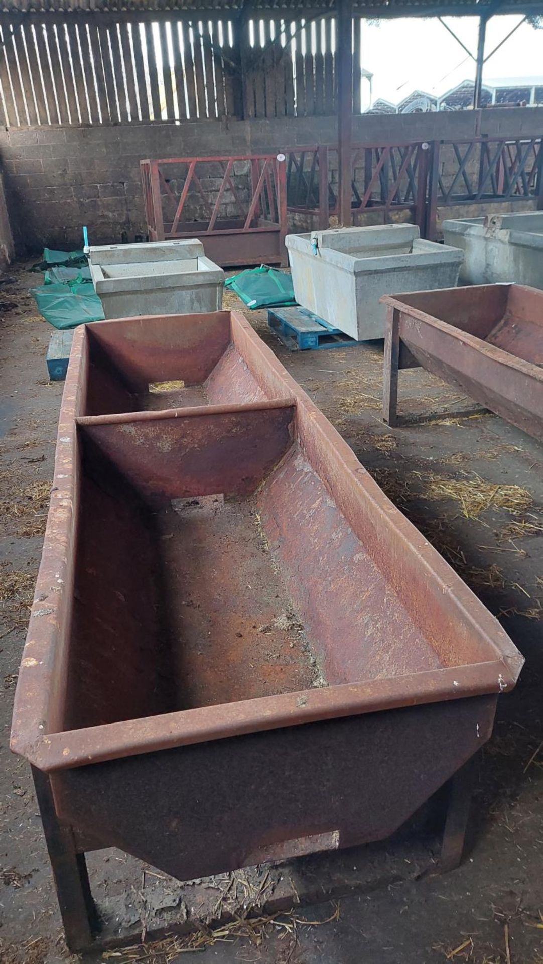 Cattle feed trough 10ft x 3ft x 2.5ft H - Bild 2 aus 4