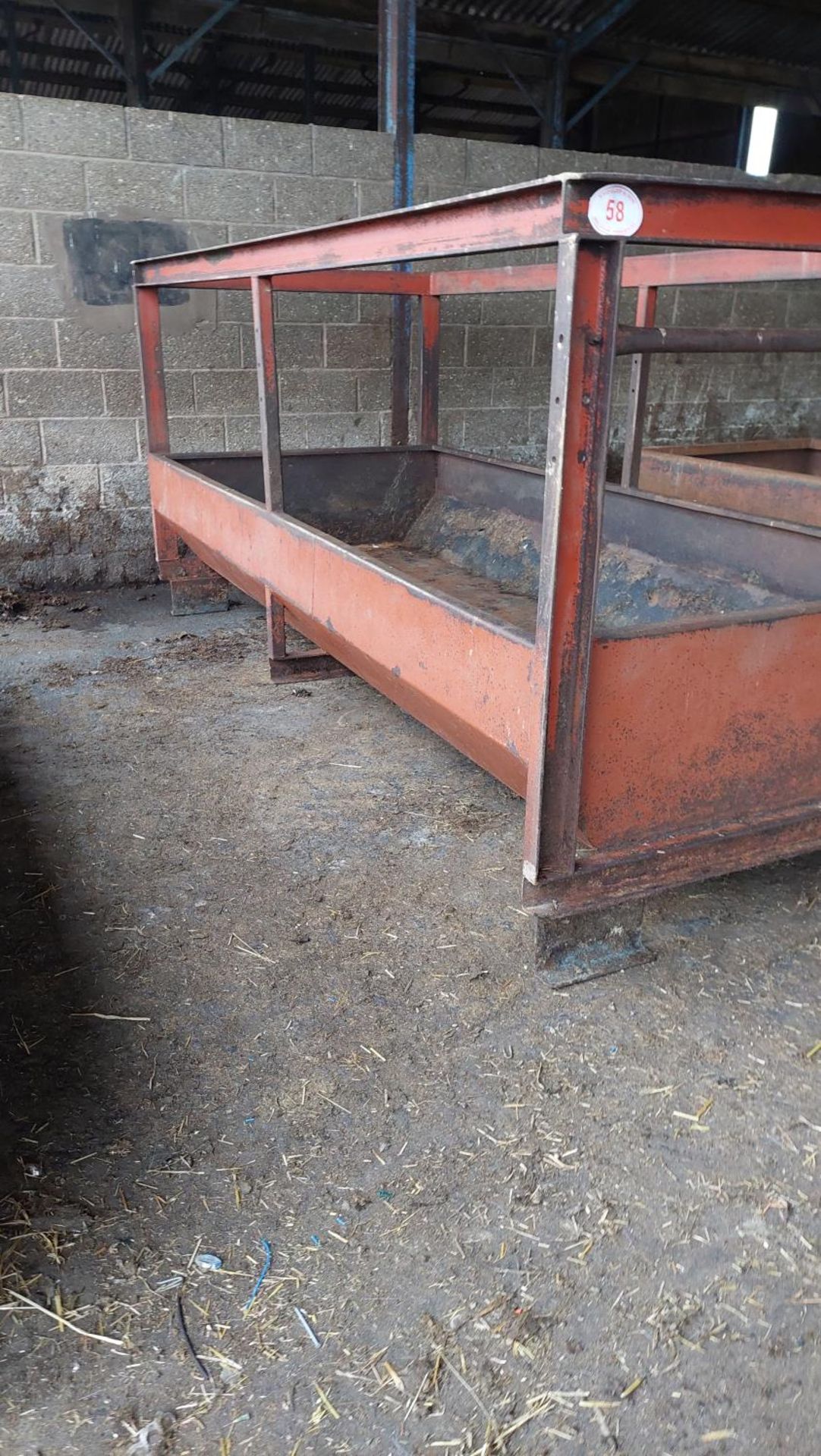 3.5m Square bale feeder on legs - Image 7 of 8