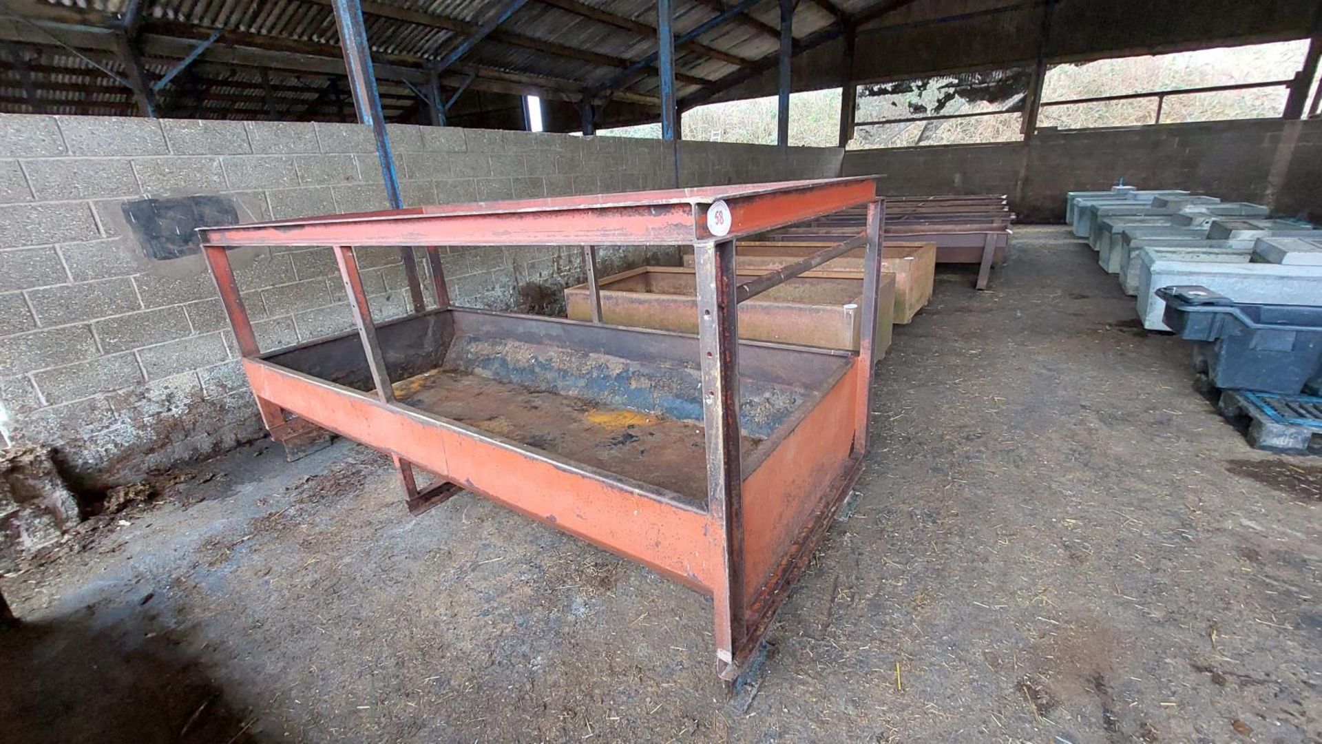 3.5m Square bale feeder on legs - Image 6 of 8