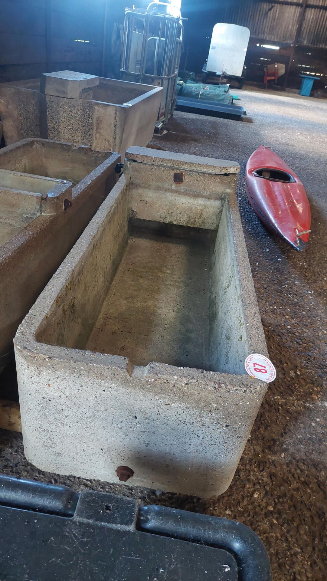 6ft Concrete trough - Image 3 of 3