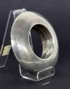 DESIGNER ARMREIF Silber. D. 6,5cm,