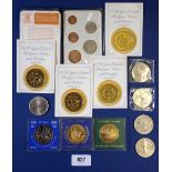 A quantity of commemoratives/medallions including: Royal Mint issue (4 off) Queen Mothers 90th