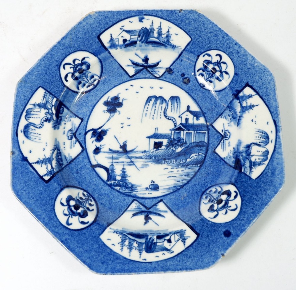 A Bow porcelain octagonal plate painted chinoiserie decoration, Chinese character mark to base, 19cm