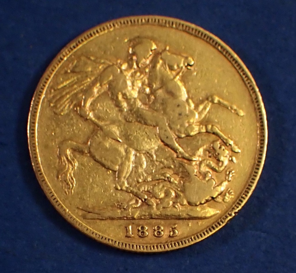 Gold sovereign Victoria (young head) 1885 Melborne mint, horse with short tail, Condition: Fine - Image 2 of 2