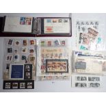 GB & Rest of World: With FV c £200, box of mainly QEII decimal with pre-decimal defin & commem, much