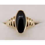 A 9 carat gold black onyx ring, size T