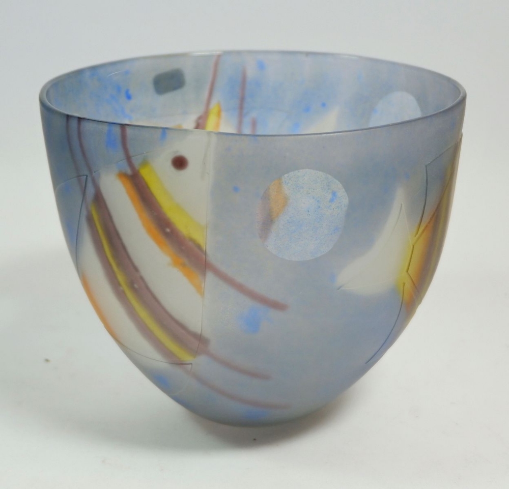 A studio glass Fish bowl by Pauline Solven, signed 1989, 12.5cm diameter - Image 2 of 3