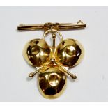 A 9 carat gold bar brooch and a gold pendant, pendant unmarked but tested as 18ct gold, 13 g in