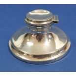 A silver capstan inkwell 8.5cm diameter, Chester 1915