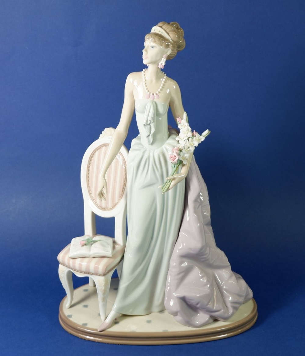 A Lladro figure 'A Lady of Taste' No. 01495, with box