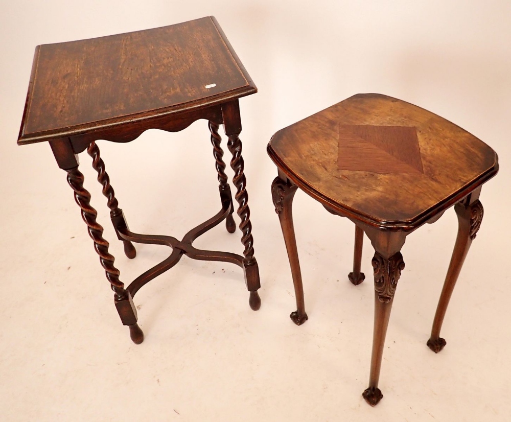 An oak 1930's occasional table on barleytwist supports and a nest table - Image 2 of 2
