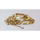 A 9 carat gold hollow large link bracelet, 22g