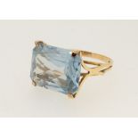 A gold mounted large aquamarine ring, size W, stone size approx 6.7 cts, 1.4 x 1.2cm