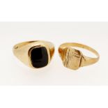 Two 9 carat gold signet rings, one set with black onyx, total weight 6g, both size P