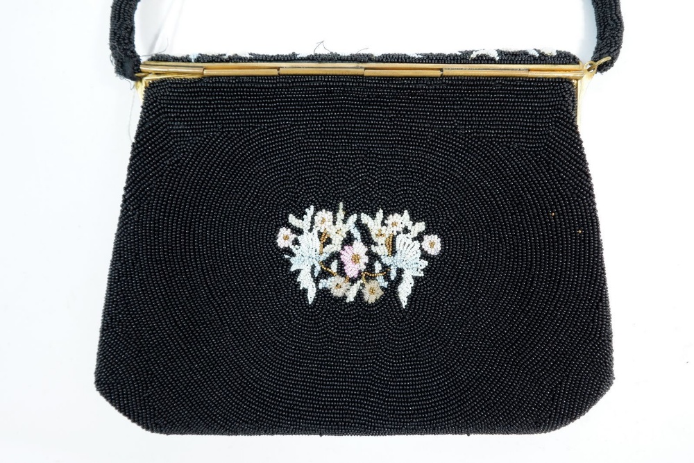 A vintage floral beadwork handbag - Image 3 of 3