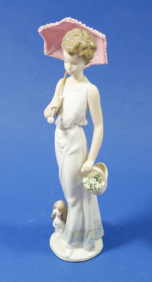 A Lladro figure 7617 'Garden Classic' boxed