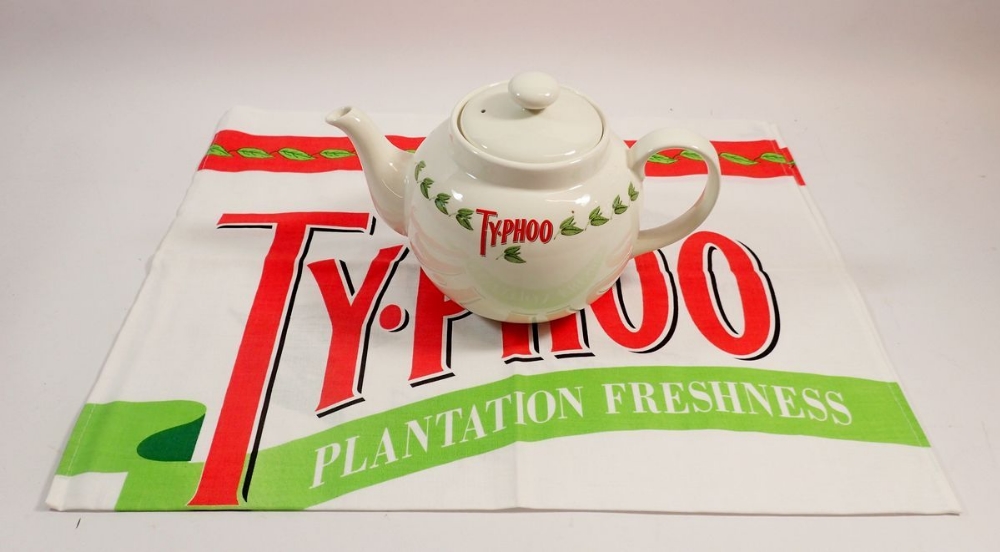 A box of advertising and promotional items relating to Typhoo tea - Image 3 of 4