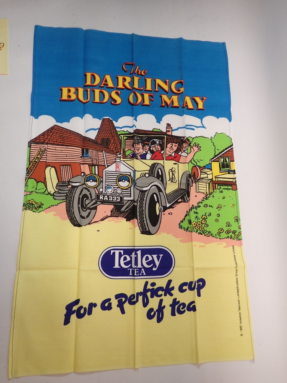 A box of advertising and promotional items relating to Tetley tea - Image 6 of 8