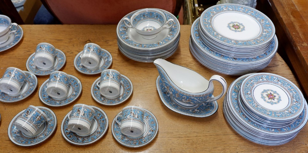 A Wedgwood Florentine dinner service 151 pieces in total comprising: nine 9" plates, nine 8" - Image 3 of 4