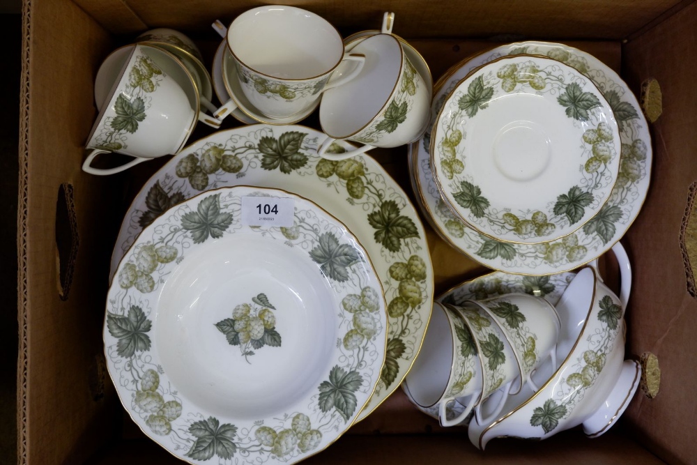 A Worcester Hop dinner service 'Mathon' comprising: twelve dinner plates, twelve bowls, twelve