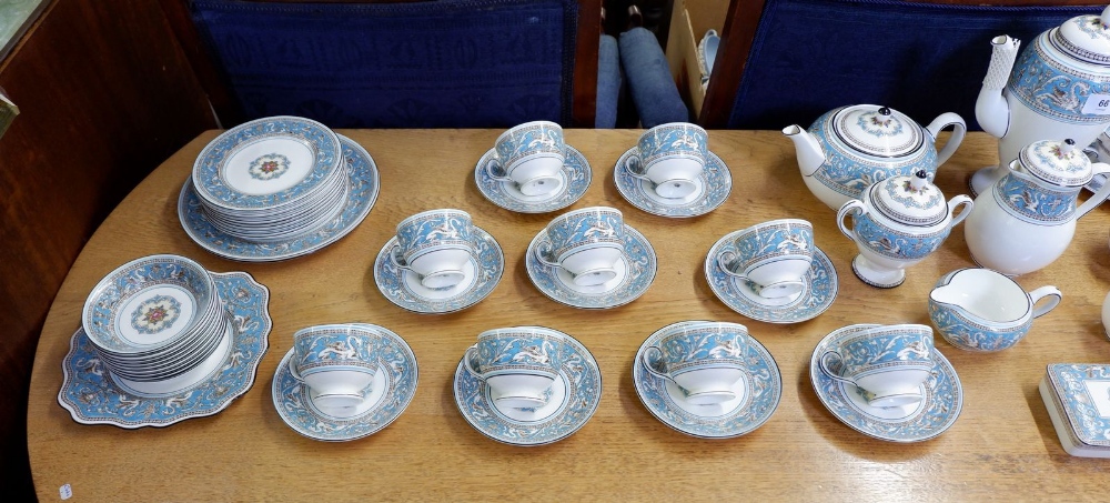 A Wedgwood Florentine dinner service 151 pieces in total comprising: nine 9" plates, nine 8" - Image 4 of 4