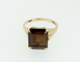 A 9 carat gold smokey quartz ring, size N, 4.4g