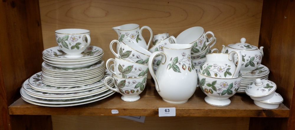 A wedgwood tea service 'Strawberry Hill' comprising 13 cups and saucers, 2 sugar, milk, 3 jugs, 14 - Image 2 of 2