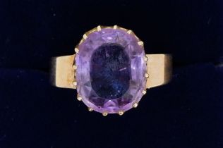 A 9 carat gold oval cut amethyst ring, size O to P