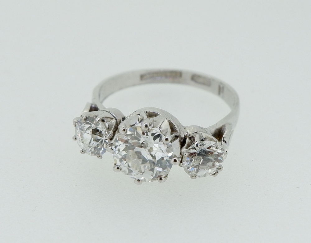 A fine quality platinum set three stone diamond ring, 2.5 cts in total, size M - Image 3 of 9