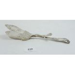 A Victorian silver plated fish serving slice in Kings Pattern