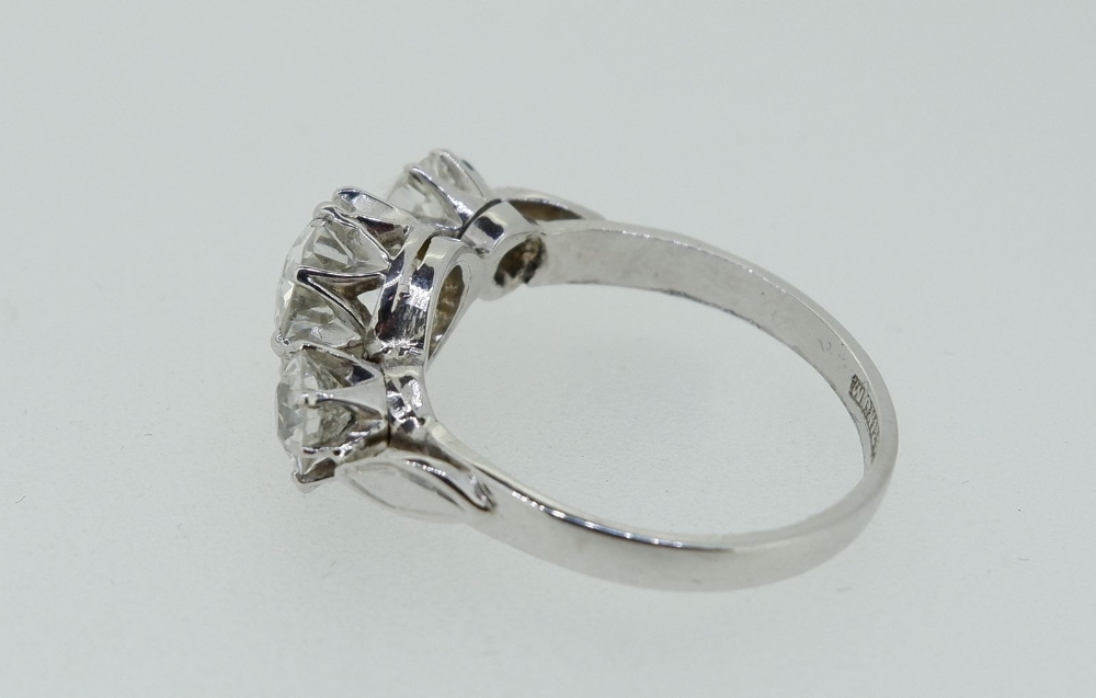 A fine quality platinum set three stone diamond ring, 2.5 cts in total, size M - Image 5 of 9