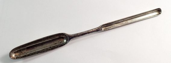 A silver marrow scoop, London 1903, 47g, 22cm long
