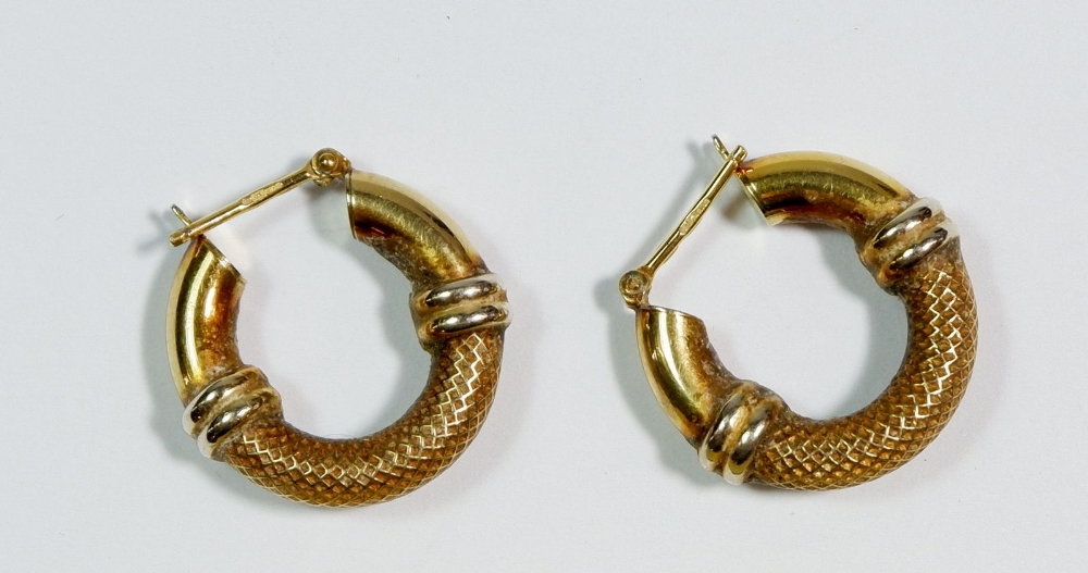 A pair of 9 carat gold hoop earrings, 4g